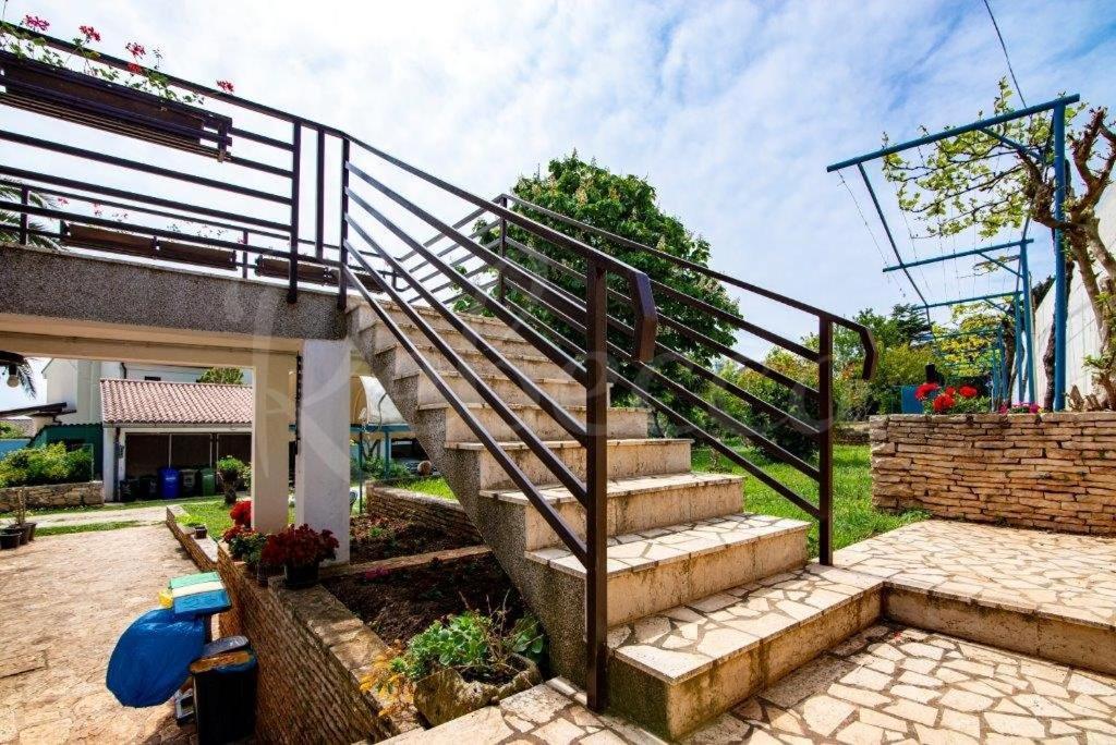 Apartments Bencic Premantura Exterior photo